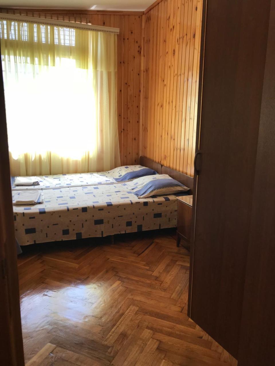 Гостевой Дом С Садом Hotel Gagra Exterior foto